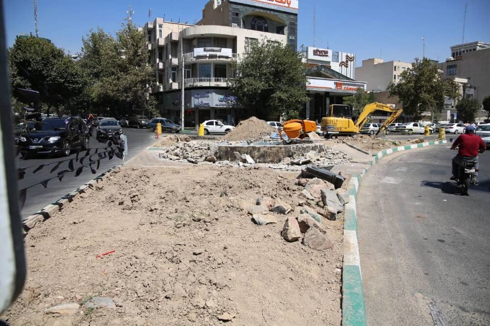 بهسازی میدان شهید قندی در منطقه ۷ آغاز شد