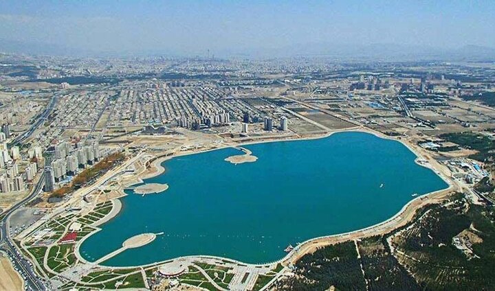 بررسی ظرفیت‌های عمرانی، ترافیکی و شهرسازی منطقه ۲۲ از بلندای آسمان تهران/ پرواز در حریم هوایی ۲۲