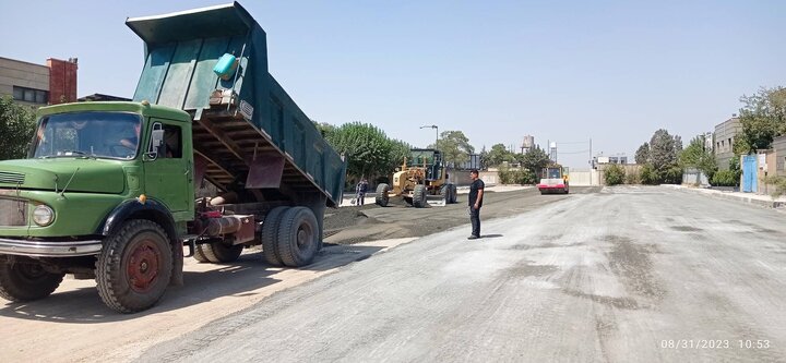 اجرای عملیات بهسازی و مرمت خیابان جهاد با ۲ هزار و ۴۰۰ تن بتن غلتکی