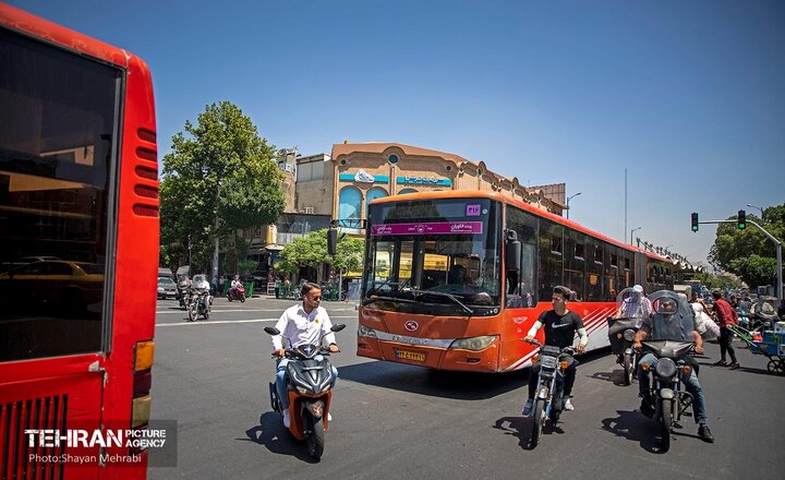 تردد بالغ بر سه میلیون موتورسیکلت‌ کاربراتوری در تهران