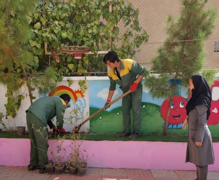 آماده سازی فضای سبز مدارس قلب پایتخت با محوریت استقبال از مهر