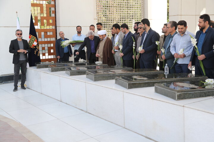 برنامه«صبح و نشاط» در محل یادمان شهدای گمنام موزه ملی انقلاب اسلامی و دفاع مقدس برگزار شد