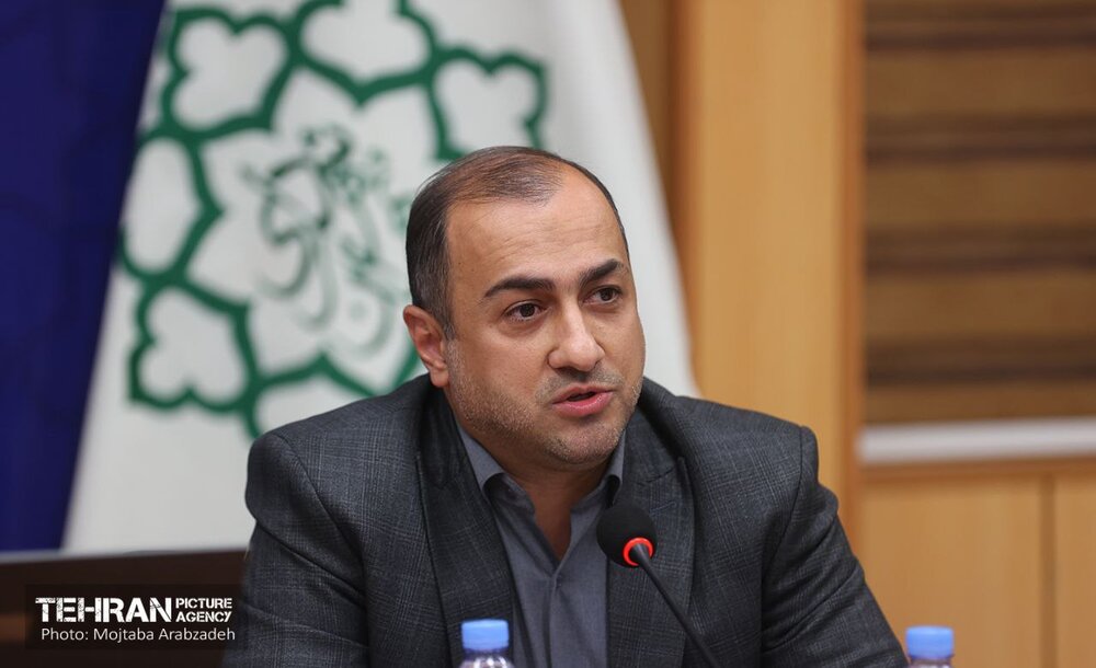 چمران: نرخگذاری تاکسیهای اینترنتی در روزهای بارانی باید بررسی شود/ تشکری هاشمی: مدیریت سفر برای کنترل ترافیک ضروری است