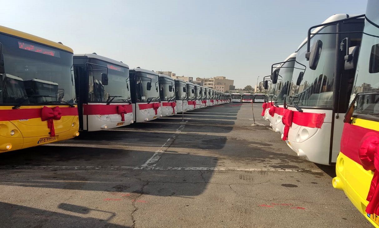 اتوبوسهایی که در انبار خاک میخورد؛ «مترو باس» چه زمانی رونمایی میشود؟