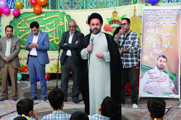 تجلیل از دانش‌آموزان برتر طرح مشترک شهید آرمان در منطقه ۱۸ پایتخت 