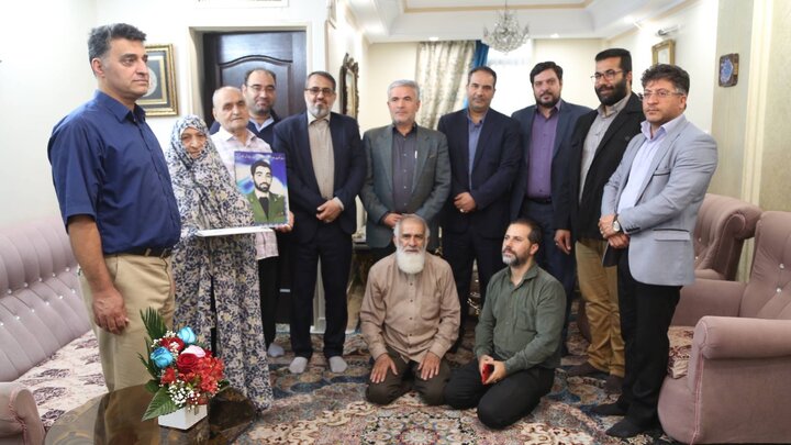 جشن تولد ۸۲ سالگی مادر شهید «احمد نراقی» با حضور شهردار منطقه ۱۵ برگزار شد