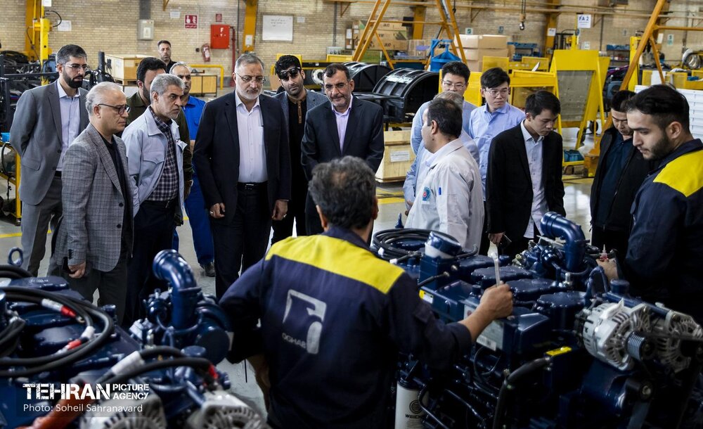 بازدید شهردار تهران از کارخانه خودروسازی «عقاب افشان»
