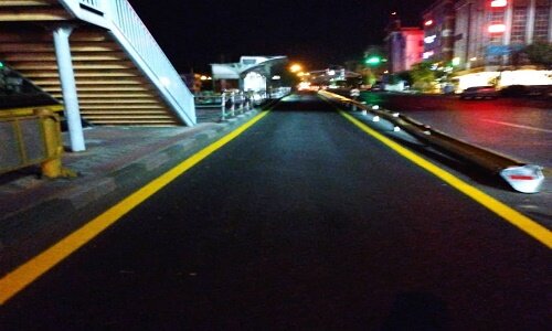 رنگ‌آمیزی  ۳۹ کیلومتری مسیر خطوط ویژه BRT در منطقه ۵ 