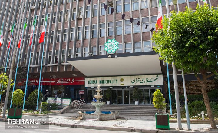 گزارش  حساب درآمد و هزینه شهرداری تهران در صحن شورا قرائت شد