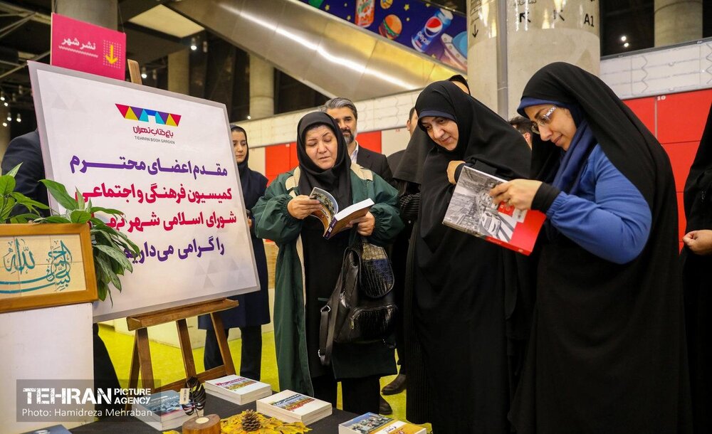 افزایش نزدیک به ۸۰۰ صندلی به سینماهای کشور/ حضور ۶۰ درصدی خانواده های تهرانی در باغ کتاب