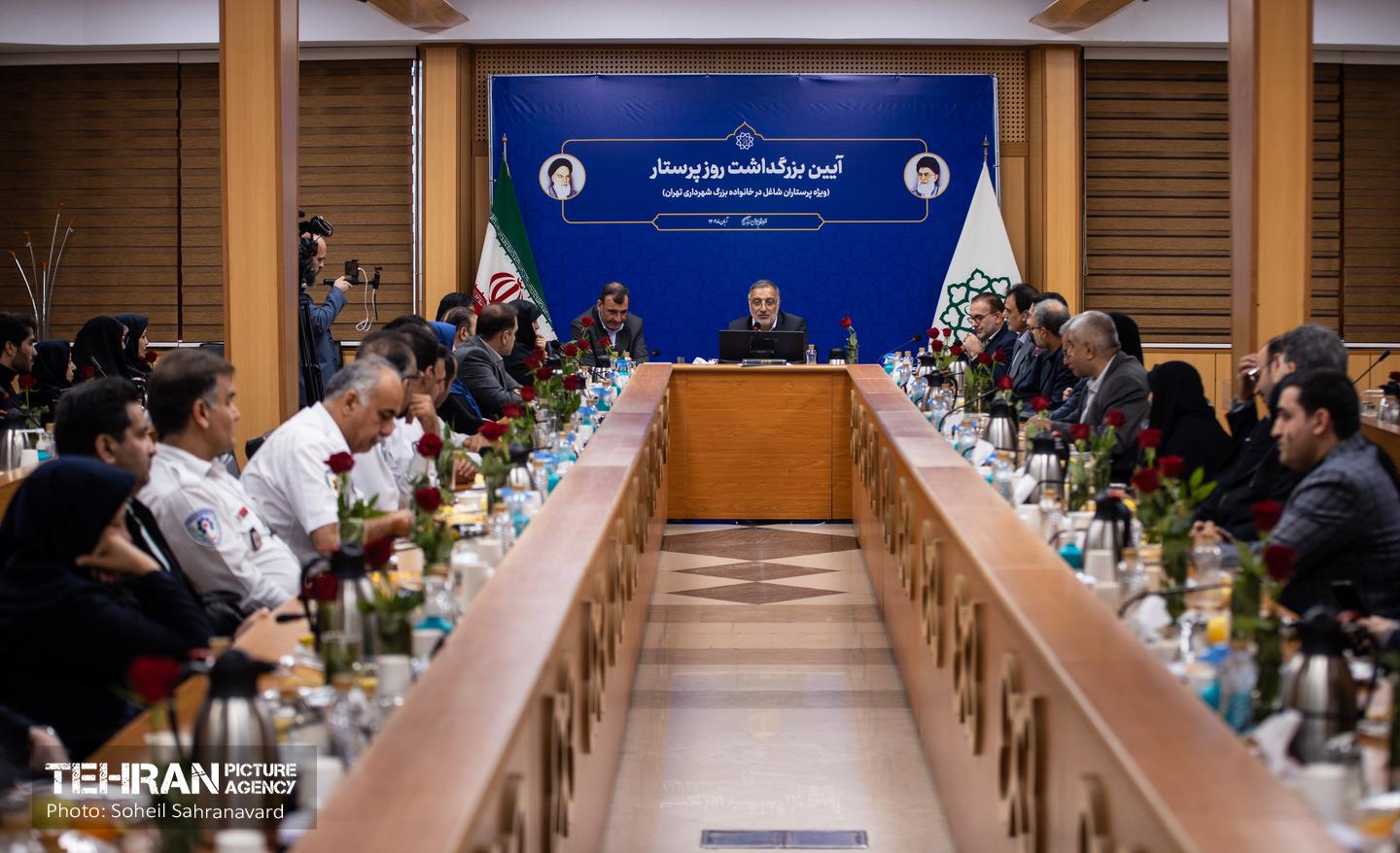 اختصاص اعتبار ویژه در کیف پول شهروندی کادر درمان؛ بزودی/ زاکانی: حل مشکل مسکن پرستاران را پیگیری میکنیم