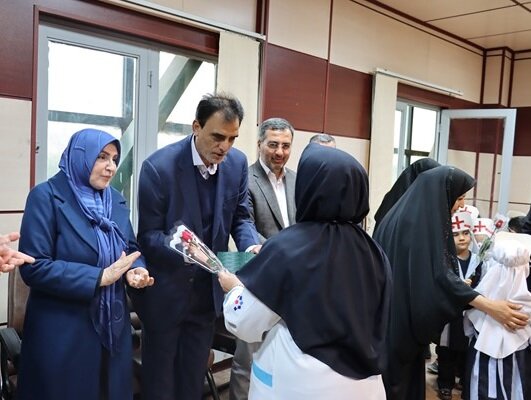 تقدیر از پرستاران درمانگاه منطقه ۲۰ با حضور مدیرعامل شرکت شهر سالم و شهردار منطقه