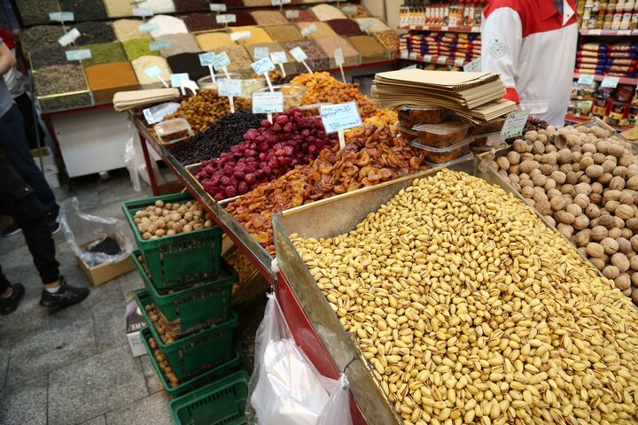 اعلام قیمت آجیل و خشکبار در میادین و بازارهای میوه و تره‌بار 