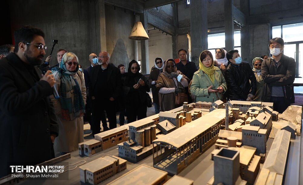 ششمین تور تهرانگردی ویژه خانوادههای دیپلمات برگزار شد