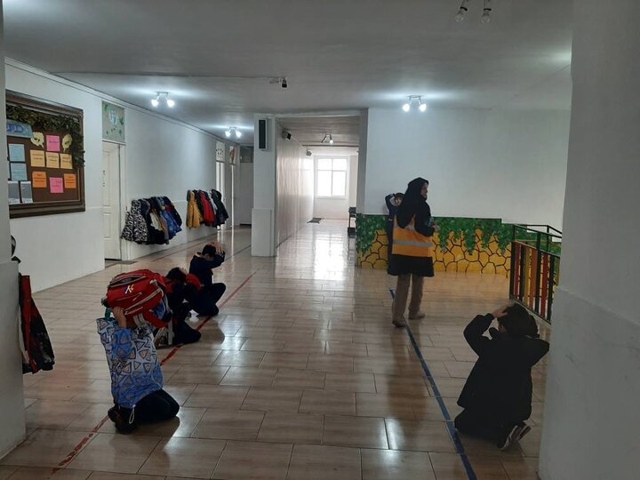 تمرین آمادگی در برابر زلزله و ایمنی در مدارس منتخب منطقه ۱۳