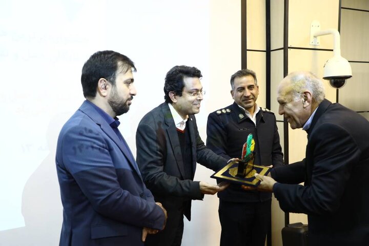 معرفی برترین‌های حمل و نقل عمومی و اختتامیه جشنواره هنر و ترافیک در منطقه۱۳