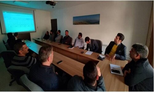 جلسه تحلیل و بررسی پیام‌های۱۳۷ در ناحیه یک منطقه ۵ برگزار شد 