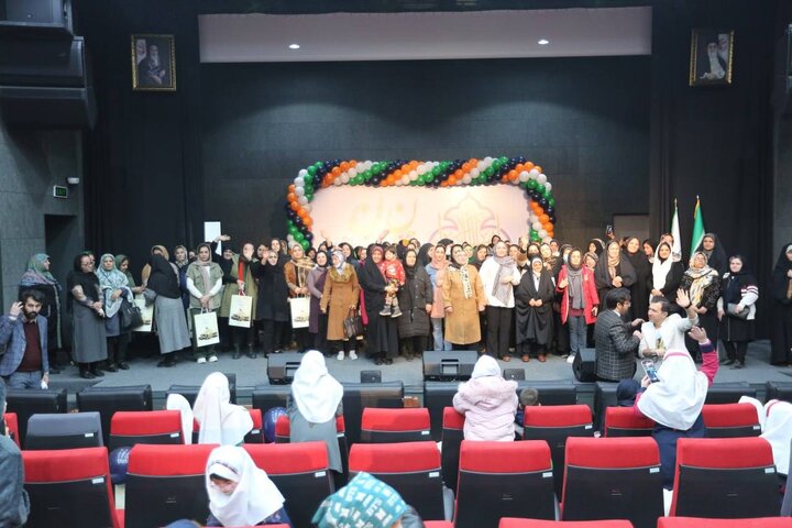 تقدیر از مادران دارای فرزند توان‌یاب در کوشک باغ هنر 