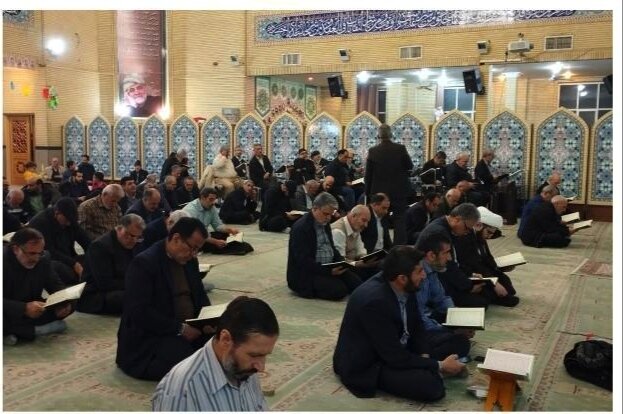 برگزاری محفل انس با قرآن به یاد شهدای حادثه تروریستی کرمان در مساجد منطقه ۲۲