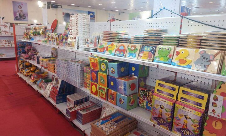 بازدید اختصاصی کارکنان شهرداری از «هشتمین جشنواره ملی اسباب بازی» 