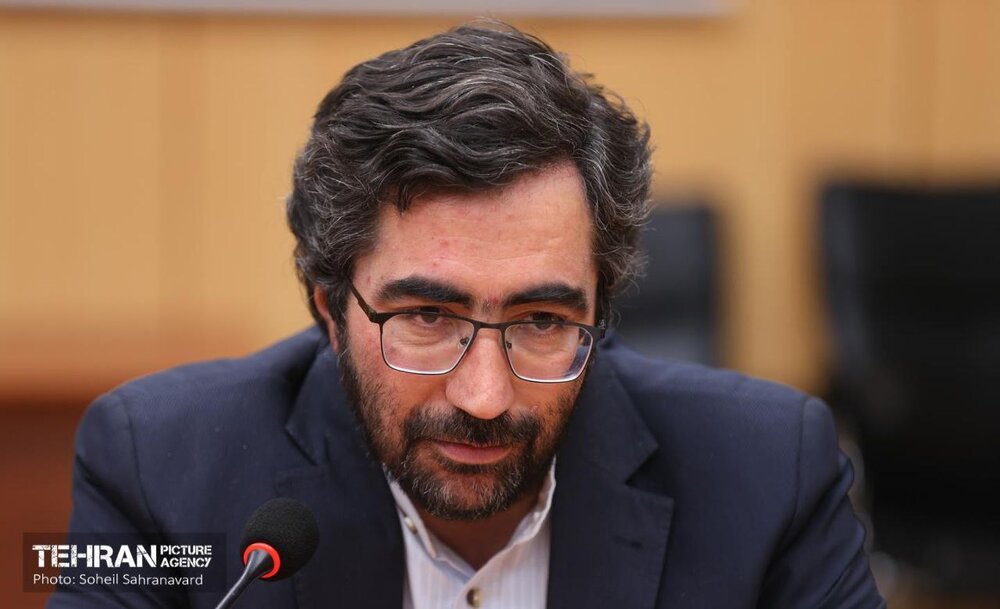 اصلاح جدارهها و سردر فروشگاههای خیابان انقلاب