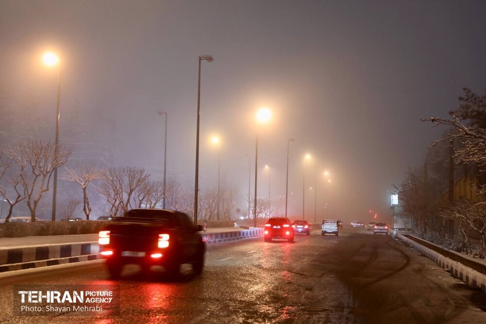 حضور ۴۸ ساعته نیروهای خدمات شهری در مناطق ۲۲ گانه+فیلم