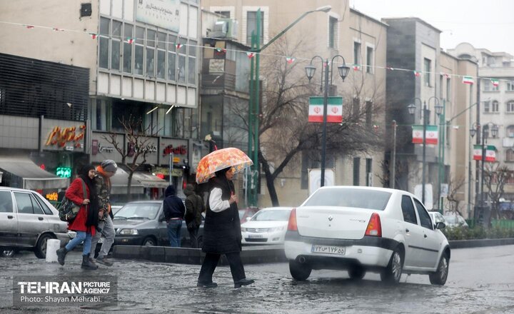 نیروهای خدمات شهری در حال گشت‌زنی در معابر پایتخت؛ تا این لحظه آبگرفتگی نداشتیم