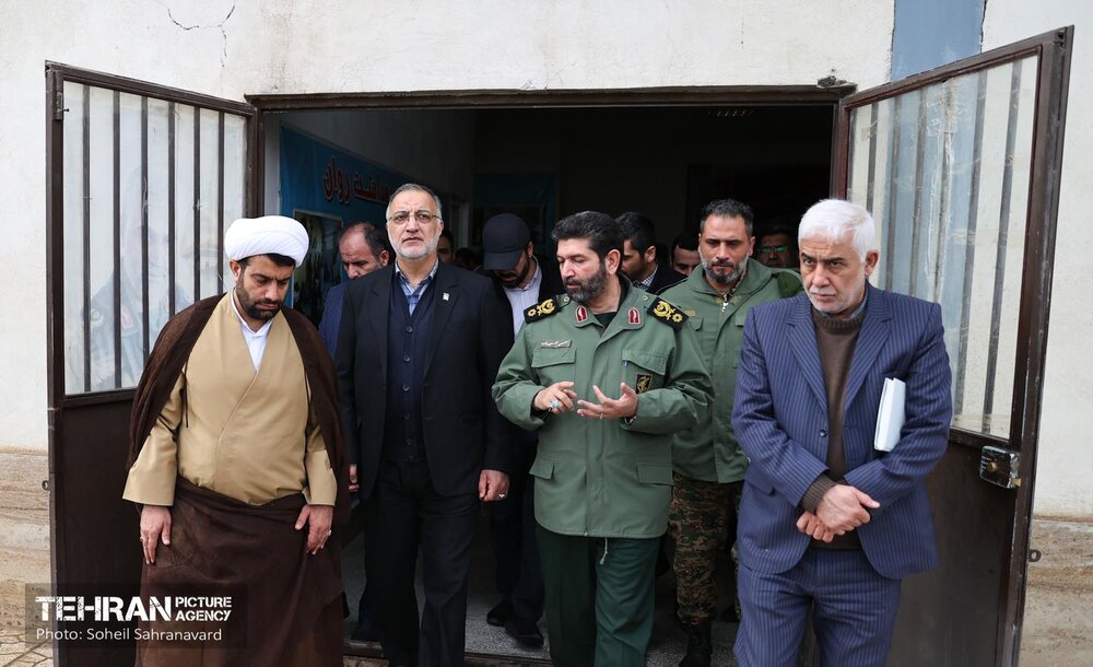 بازدید شهردار تهران از مراکز درمان معتادان متجاهر