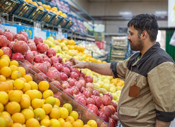 میوه ۴۴ درصد ارزانتر از سطح شهر در میادین و بازارهای میوه و تره‌بار به فروش می‌رسد