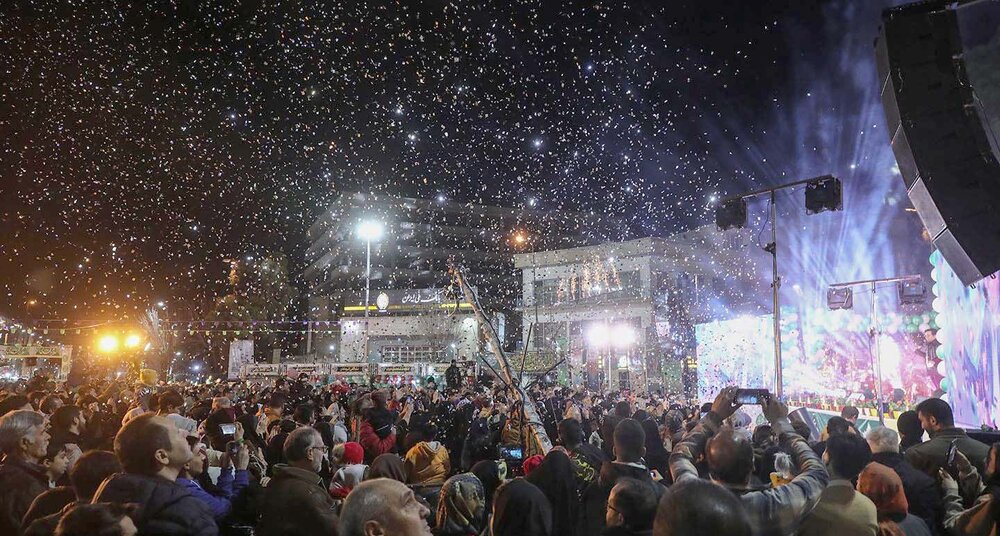 ویژهبرنامه ماه خوبان و جشن بزرگ نیمه شعبان در میدان حضرت عبدالعظیم حسنی (ع) برگزار شد