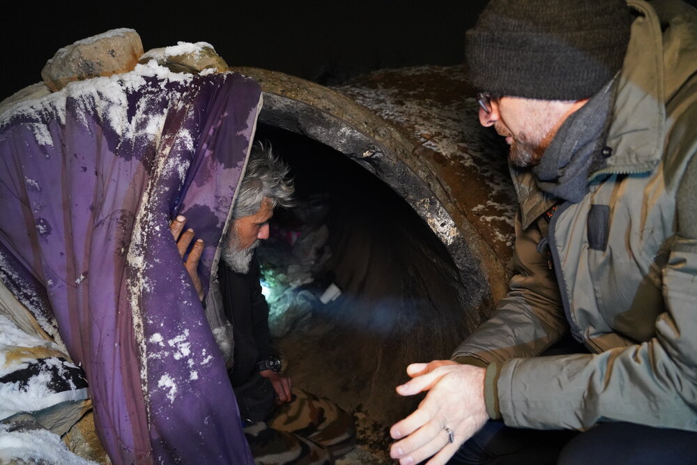 تلاش گشتهای حامی شهر برای پیدا کردن آلونکهای افراد بیخانمان در شبهای سرد/ ۳۰ درصد ظرفیت گرمخانههای تهران خالی است