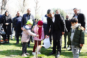 آیین نمادین کاشت درخت منطقه ۱۱ در بوستان رازی برگزار شد