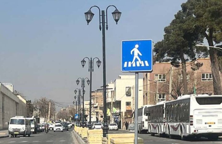 زیبایی و بهبود کیفیت روشنایی معابر با نصب پایه چراغ‌های دکوراتیو