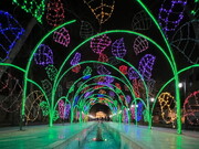  تونل نوری در پیاده‌راه باغ فردوس اجرا شد