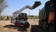 جمع‌آوری ۱۶۰ سرویس خاک و نخاله از حاشیه بزرگراه شهید نجفی رستگار در منطقه ۱۵