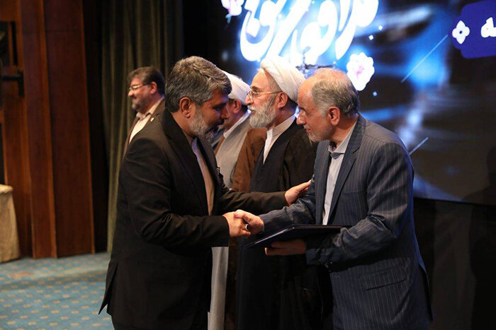 تقدیر از شهردار منطقه ۱۱ تهران برای احقاق حقوق عامه