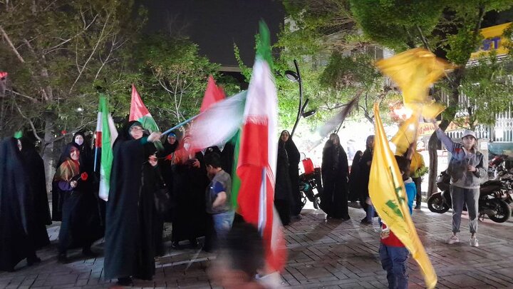 جشن شکرانه تحقق "وعده صادق" در نازی‌آباد تهران