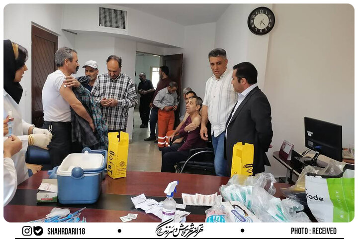 پایش سلامت و اجرای طرح واکسینه شدن پاکبانان شهرداری منطقه ۱۸ پایتخت