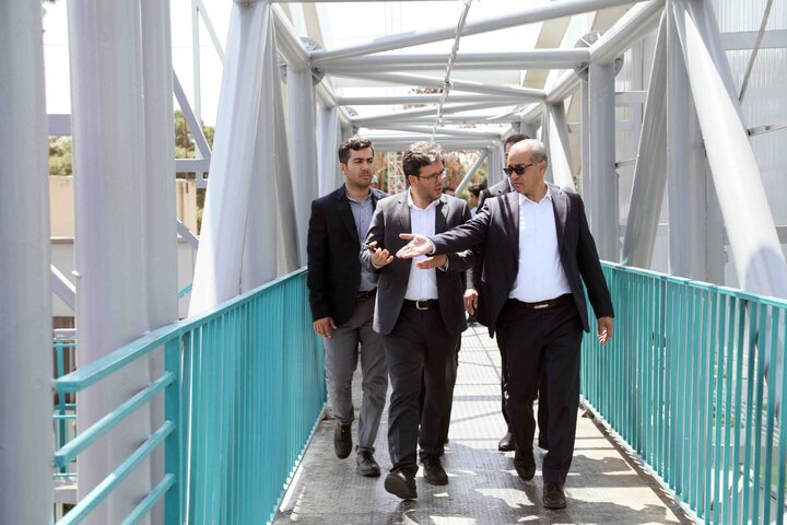 استمرار بازدید میدانی معاون فنی و عمرانی شهرداری تهران از وضعیت پل‌های عابر مکانیزه