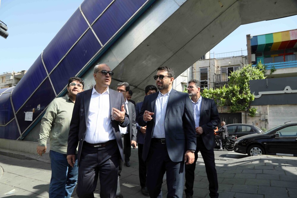 استمرار بازدید میدانی معاون فنی و عمرانی شهرداری تهران از وضعیت پل‌های عابر مکانیزه