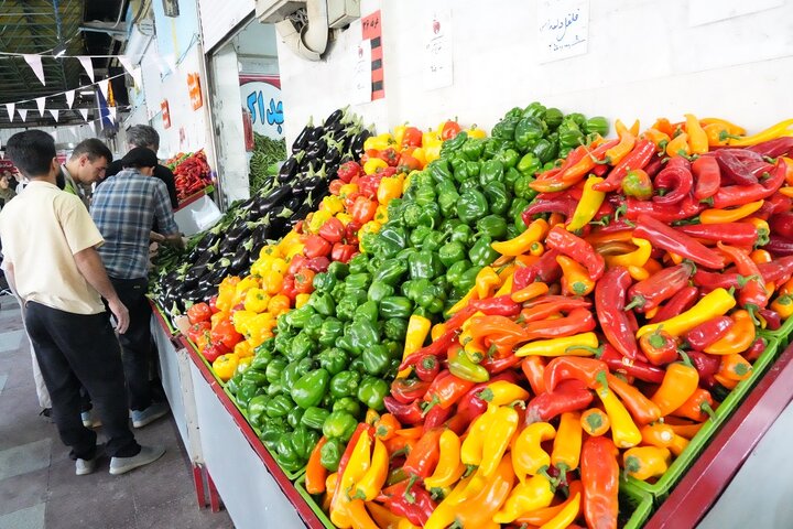 سبزیجات ۳۲ درصد ارزان‌تر از سطح شهر در میادین و بازارهای میوه و تره‌بار عرضه شد