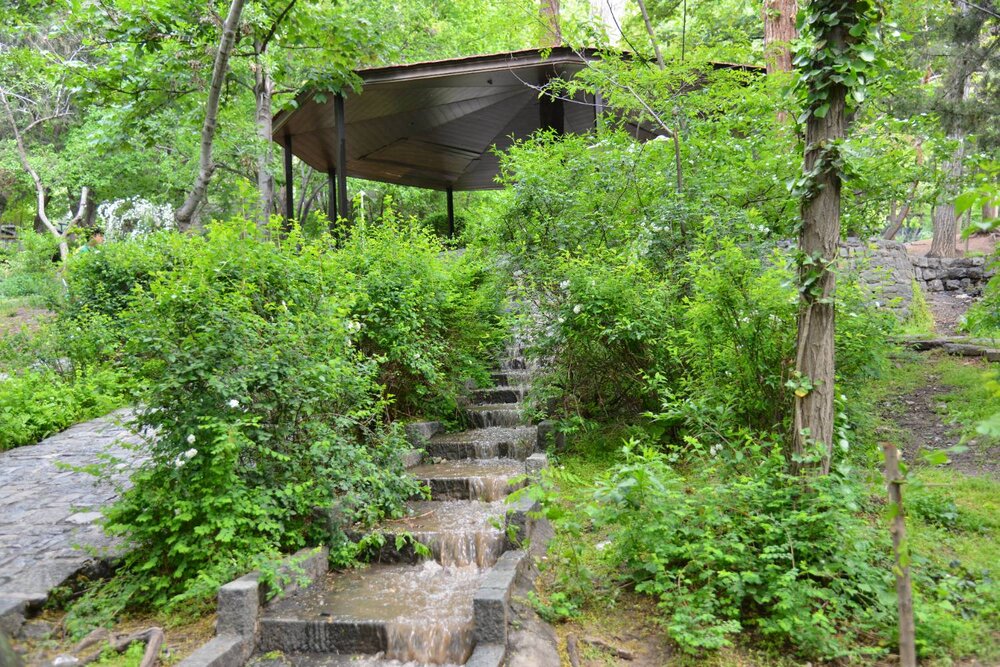 نهر سنگی بوستان جمشیدیه پس از ۲۰ سال احیا شد