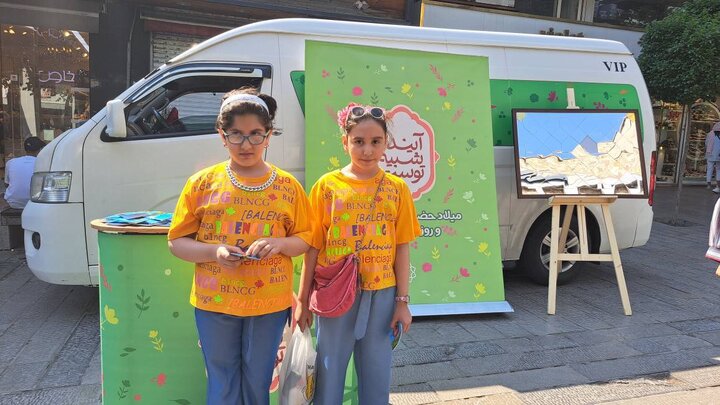 ایستگاه‌های سیار" آینده شبیه توست" پذیرای دختران منطقه ۱۲