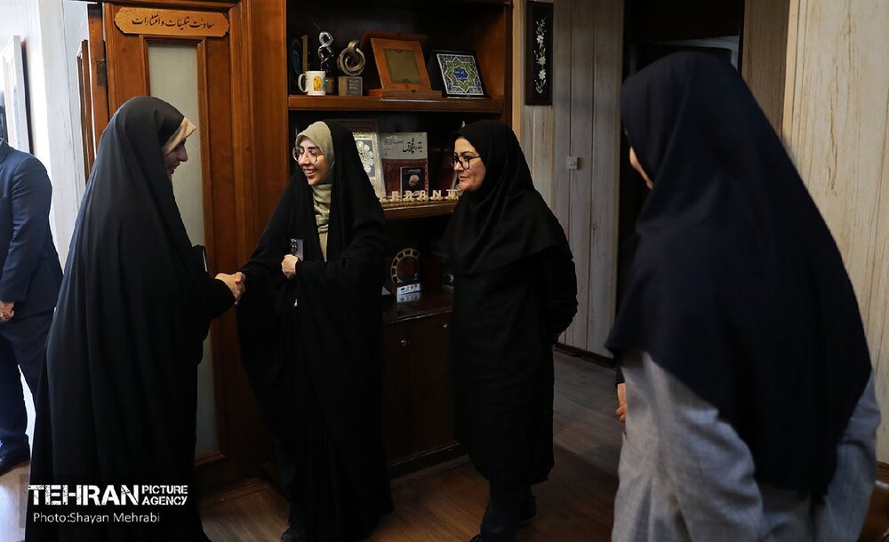 بازدید اردبیلی از مرکز ارتباطات و امور بینالملل شهرداری تهران