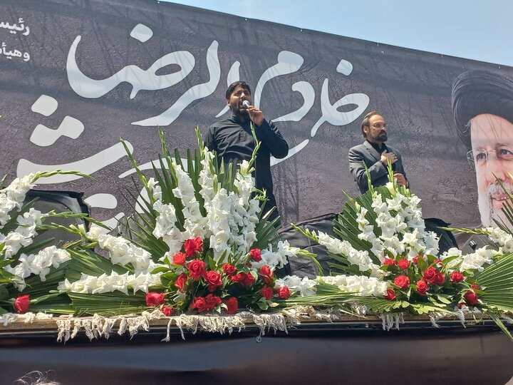 موکب و جایگاه منطقه۱۳ پذیرای هزاران نفر از شهروندان ولایتمدار در مراسم تشییع پیکر شهدای خدمت