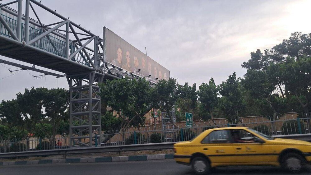 اکران تصاویر شهدای خدمت ارتش در بیلبوردهای پایتخت