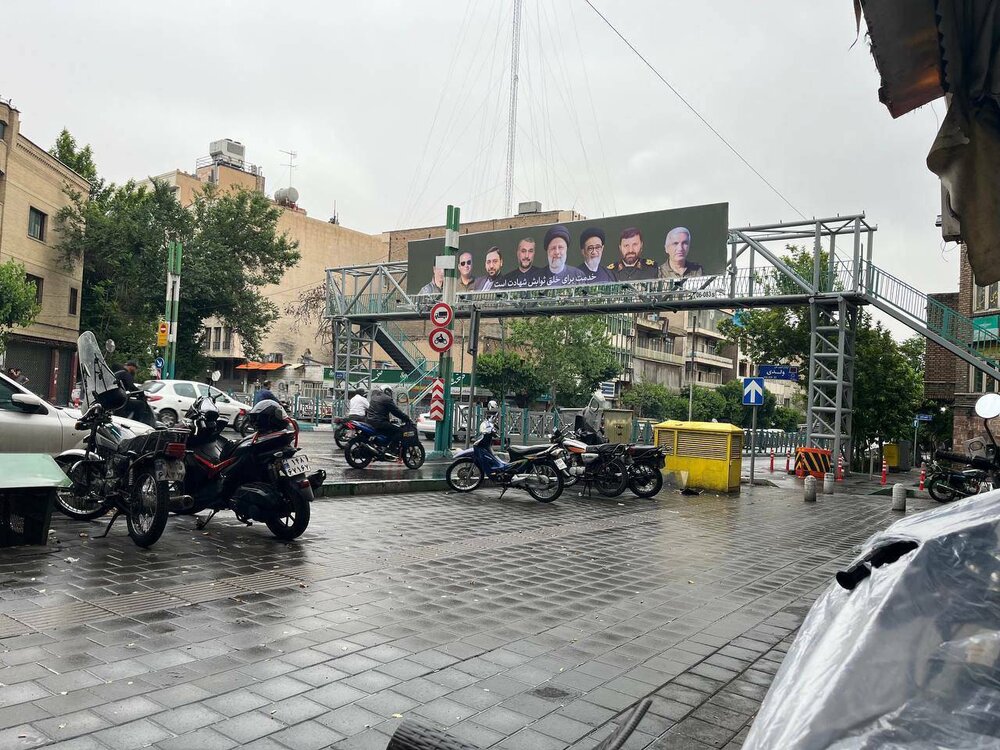 اکران تصاویر شهدای خدمت ارتش در بیلبوردهای پایتخت