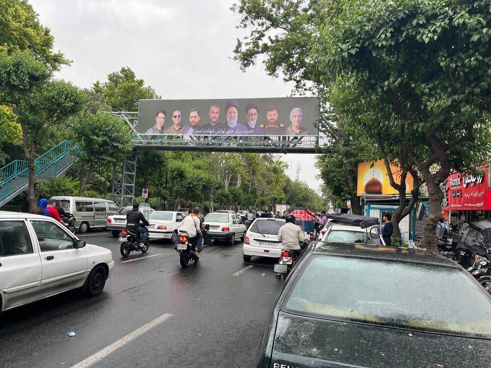 اکران تصاویر شهدای خدمت ارتش در بیلبوردهای پایتخت