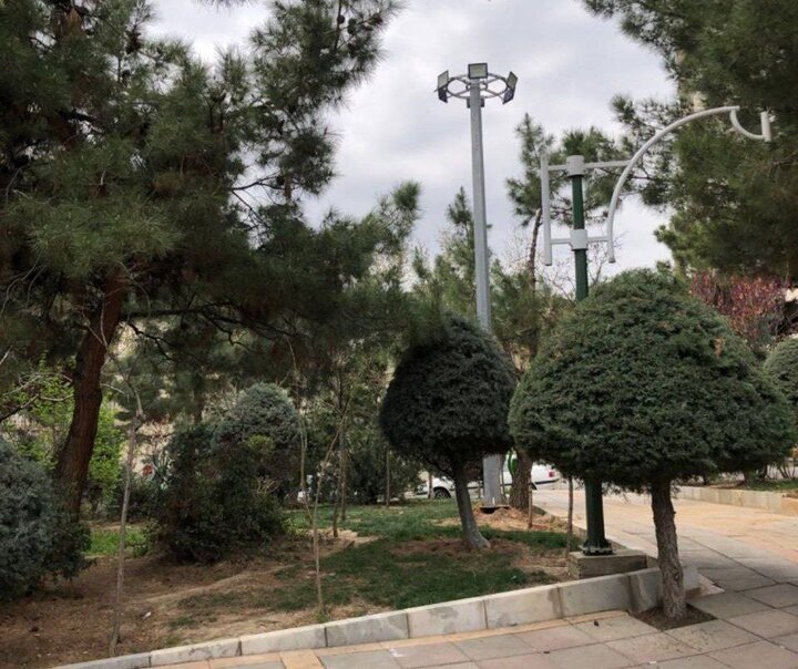 بوستان‌های محلی شرق منطقه با برج‌های نوری روشن شد