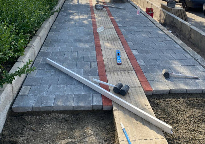 احداث و مناسب‌سازی پیاده‌راه‌ها در قالب پروژه‌های توسعه محله‌ای